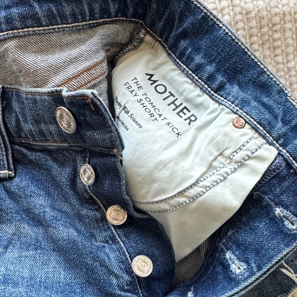 MOTHER Tomcat Kick Fray in Color: Playing with Scissors Size 25 - Picture 4 of 7